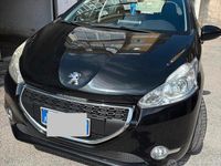 Usata Peugeot 208 68 CV (50 kW) 2013 Nero Utilitaria
