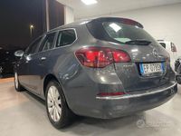 Usata Opel Astra Cosmo 110 CV (80 kW) 2013 Grigio Berlina