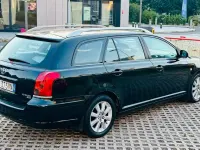 Usata Toyota Avensis 116 CV (85 kW) 2004 Nero Station wagon