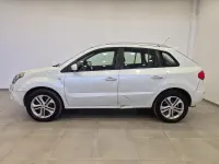Begagnad Renault Koleos Luxe 150 HK (110 kW) 2010 Vit SUV