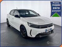 Usata Opel Corsa 101 CV (74 kW) 2025 Bianco/nero Utilitaria