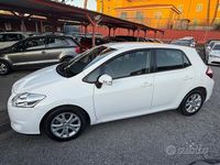 Usata Toyota Auris Active 90 CV (66 kW) 2012 Bianco Berlina