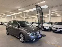 Usata Mercedes B180 Executive 109 CV (80 kW) 2012 Grigio Utilitaria