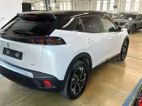 Usata Peugeot e-2008 GT 56 kW (77 CV) 2023 Bianco SUV