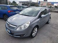 Usata Opel Corsa 75 CV (55 kW) 2007 Argento metallizzato Utilitaria