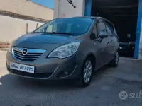 Usata Opel Meriva 95 CV (69 kW) 2011 Grigio Monovolume