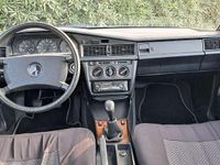 Usata Mercedes 190 122 CV (89 kW) 1987 Bianco Berlina