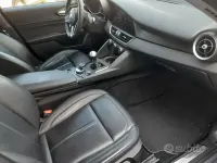 Usata Alfa Romeo Giulia Business 150 CV (110 kW) 2017 Grigio Berlina