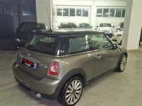 Usata Mini Cooper D 112 CV (82 kW) 2011 Marrone Utilitaria