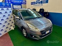 Usata Peugeot 5008 120 CV (88 kW) 2015 Grigio Monovolume