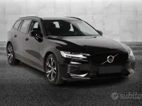 Usata Volvo V60 R-Design 303 CV (222 kW) 2021 Nero Station wagon