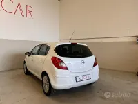 Usata Opel Corsa Edition 86 CV (63 kW) 2014 Bianco Utilitaria
