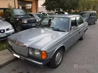 Usata Mercedes 200 109 CV (80 kW) 1984 Grigio Berlina