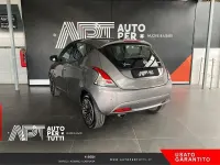 Usata Lancia Ypsilon Silver 69 CV (50 kW) 2020 Grigio scuro Utilitaria