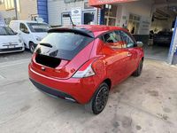 Usado Lancia Ypsilon Gold 69 HP (50 kW) 2023 Vermelho Citadino