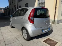 Usata Opel Agila Enjoy 68 CV (50 kW) 2012 Grigio Utilitaria