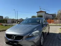 Usata Volvo V40 120 CV (88 kW) 2016 Grigio Berlina