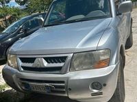 Usata Mitsubishi Pajero 116 CV (85 kW) 2005 Argento SUV