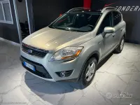 Usado Ford Kuga Titanium 136 CV (100 kW) 2010 Gris SUV