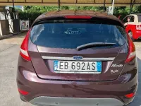 Usata Ford Fiesta Titanium 97 CV (71 kW) 2010 Rosso Berlina