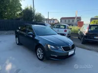 Gebraucht Skoda Octavia Style 131 PS (96 kW) 2019 Blau Kombi