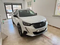 Usata Peugeot 2008 Allure 110 CV (80 kW) 2022 Perlato SUV