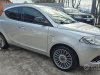 Usata Lancia Ypsilon Gold 69 CV (50 kW) 2017 Grigio Utilitaria