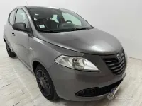 Usata Lancia Ypsilon Gold 69 CV (50 kW) 2015 Grigio Utilitaria