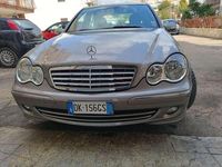 Usata Mercedes C200 AMG 122 CV (89 kW) 2007 Bronzo Berlina