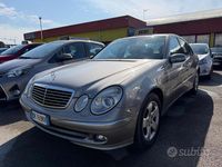 Usata Mercedes E280 Avantgarde 177 CV (130 kW) 2006 Marrone Berlina