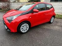Usata Toyota Aygo 68 CV (50 kW) 2021 Rosso Utilitaria