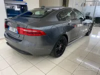 Usata Jaguar XE R-Sport 179 CV (131 kW) 2017 Grigio Berlina