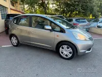Usata Honda Jazz 90 CV (66 kW) 2010 Grigio Utilitaria