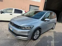 Usata VW Touran Highline 116 CV (85 kW) 2018 Grigio Monovolume