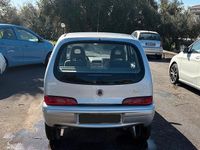 Usata Fiat 600 Anniversary 73 CV (53 kW) 2008 Argento Utilitaria