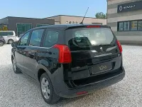 Usata Peugeot 5008 Business-Line 120 CV (88 kW) 2015 Nero Monovolume