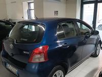 Usata Toyota Yaris 69 CV (50 kW) 2006 Blu Utilitaria