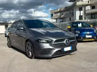 Usado Mercedes B180 AMG Line Premium 116 CV (85 kW) 2026 Gris Monovolumen
