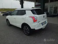 Usata SsangYong Tivoli 128 CV (94 kW) 2016 Bianco SUV