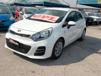 Usata Kia Rio City 85 CV (62 kW) 2015 Bianco Berlina