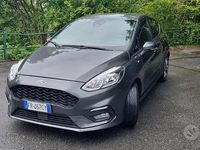Usata Ford Fiesta ST-Line 125 CV (91 kW) 2018 Grigio Utilitaria