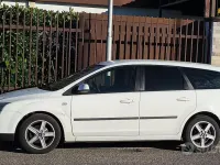 Usata Ford Focus 90 CV (66 kW) 2007 Giallo Station wagon