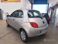 Usata Ford Ka 60 CV (44 kW) 2000 Grigio Berlina
