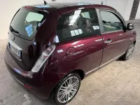 Usata Lancia Ypsilon 60 CV (44 kW) 2009 Viola Utilitaria