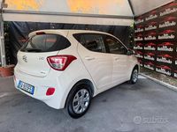 Usata Hyundai i10 69 CV (50 kW) 2014 Beige Utilitaria