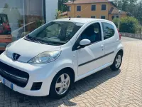 Usata Peugeot 107 Urban Move 68 CV (50 kW) 2008 Bianco Utilitaria