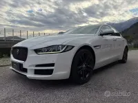 Usata Jaguar XE Prestige 180 CV (132 kW) 2016 Bianco Berlina