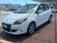 Usata Renault Scénic 110 CV (80 kW) 2011 Bianco Monovolume