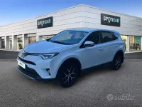 Usata Toyota RAV4 Hybrid Lounge 155 CV (114 kW) 2017 Bianco SUV