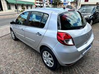 Begagnad Renault Clio IV Dynamique 75 HK (55 kW) 2012 Grå Sedan